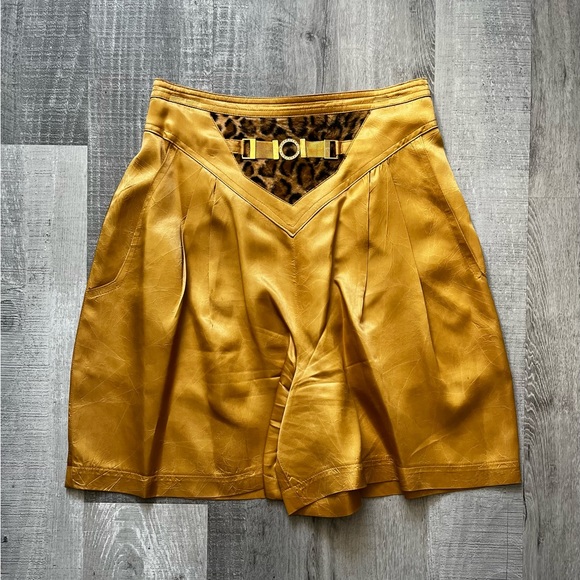 Vintage Luxury Jacket & Shorts Set Size Small - Picture 6 of 11